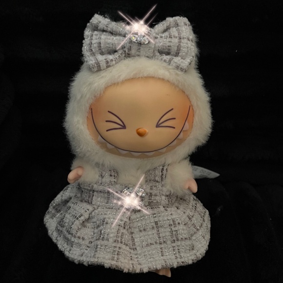 Luxury Labubu Outfit - Picture 1 of 4